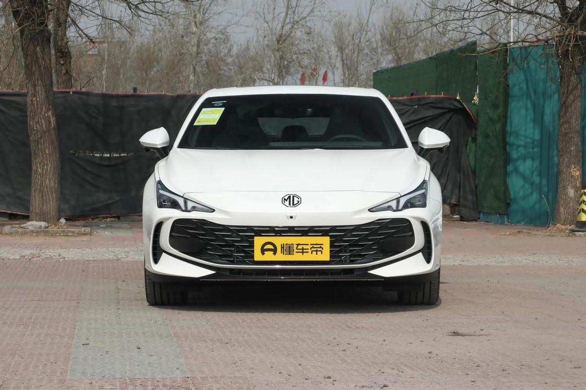 年輕人買第一臺車,B級車MG7和A級車凌渡L,誰是更好的選項?