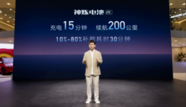 售價7.98-10.98萬元,五菱星光共創版雙車震撼上市!
