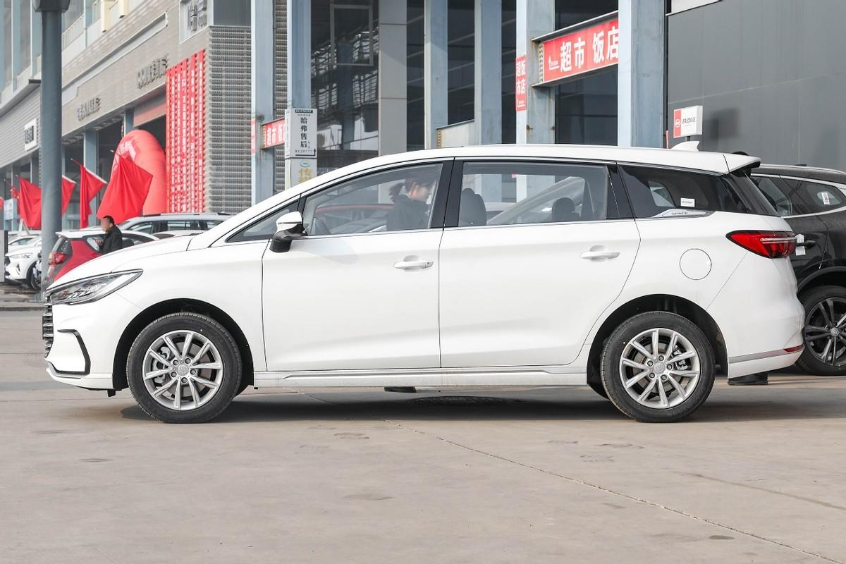 新款五菱揚(yáng)光乘用版正式申報(bào),6座,側(cè)滑門,車長4985mm