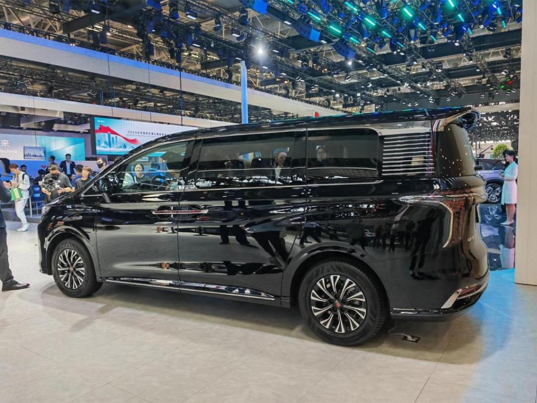 加強新能源、智能化攻勢!紅旗攜重磅車型亮相北京車展