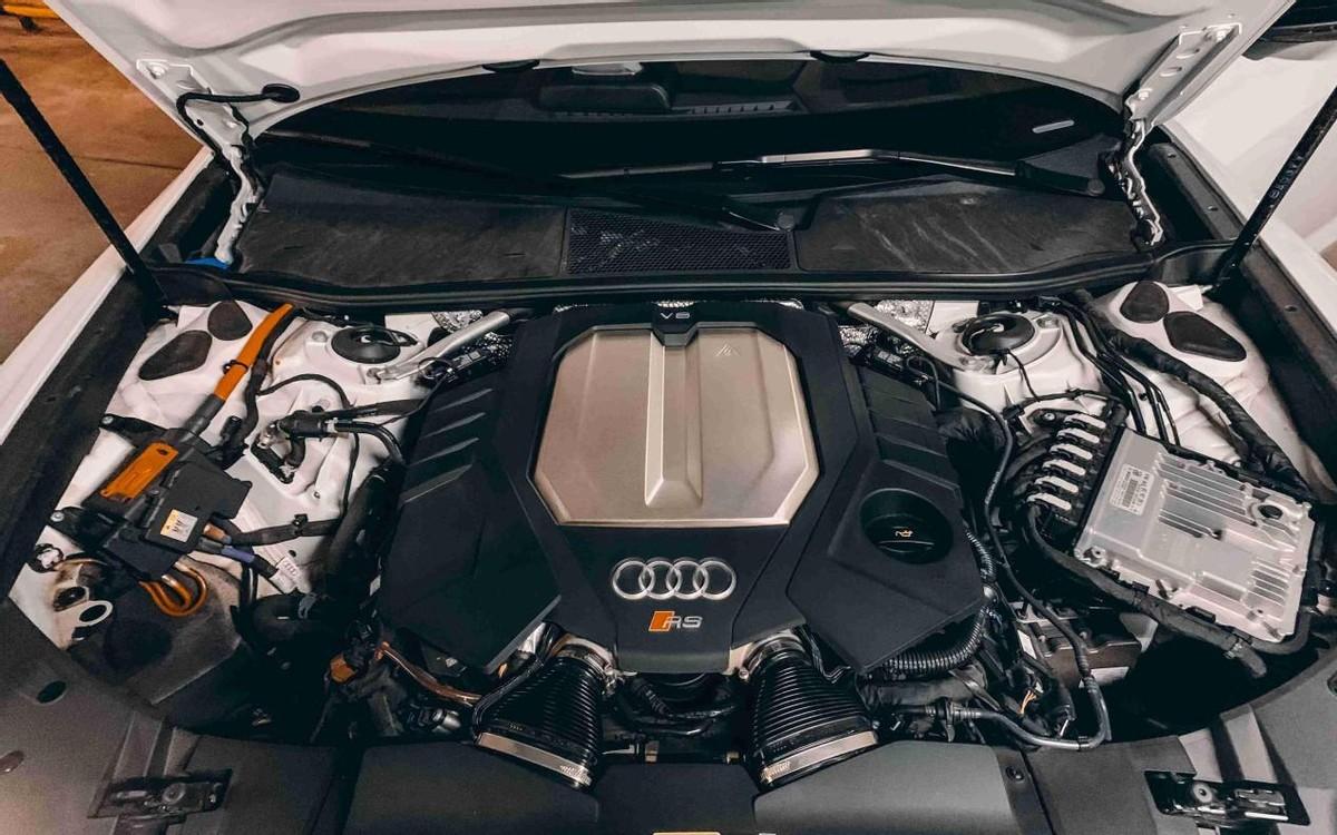 試駕奧迪RS 6 Avant,這一腳油門的心跳,像極了愛情