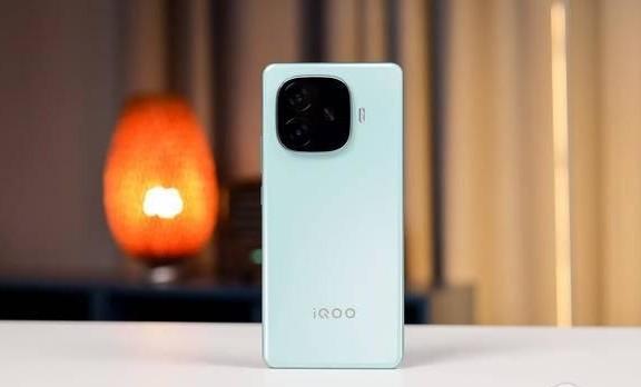 iQOO Z9 Turbo 評測:建議改名 iQOO 12 Lite