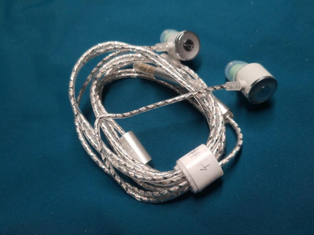 百元的竹林鳥霜華Z2有線耳機顏值、性能都在線