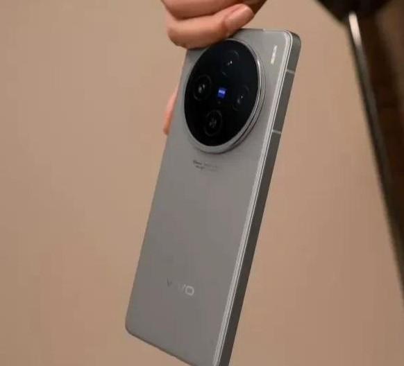 vivo X100S下月發布,直屏+天璣9300+,性能比“滅霸”還強
