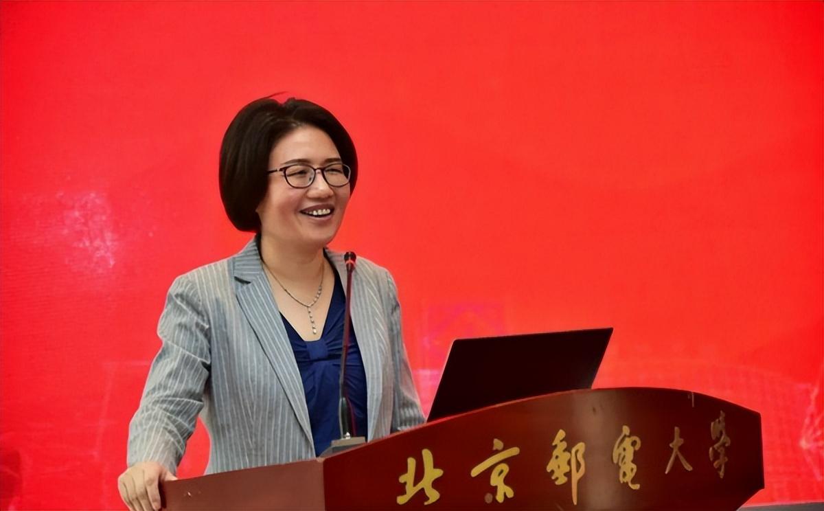 一個(gè)樸素的女孩來(lái)到華為,23年后,她成了華為的大功臣