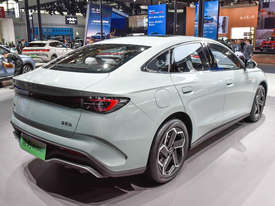 比亞迪“五大轎車”來襲,造型“脫胎換骨”,能否引領(lǐng)新潮流?