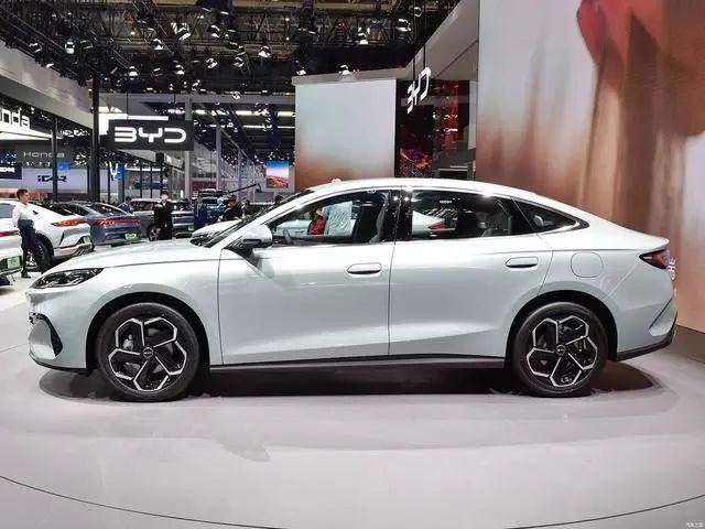 比亞迪“五大轎車”來襲,造型“脫胎換骨”,能否引領(lǐng)新潮流?