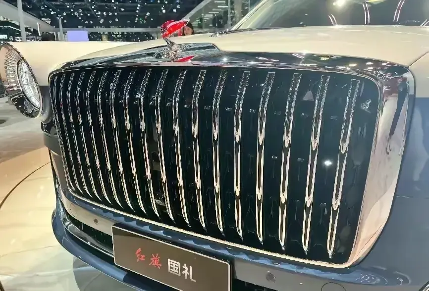 勞斯萊斯也是“陪襯”,新一代紅旗國禮實車正式亮相
