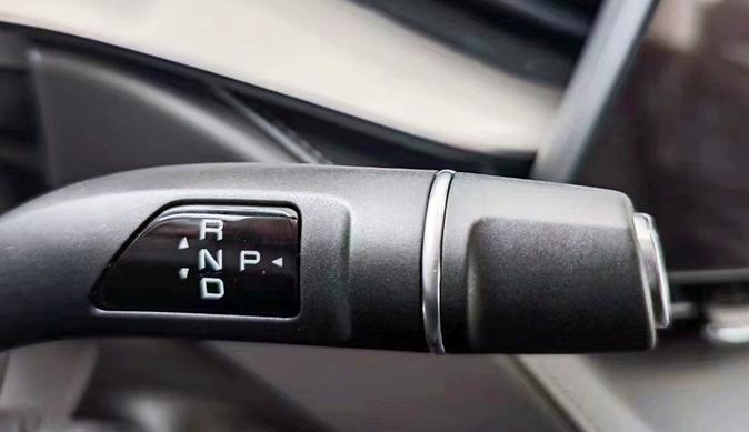 新一代哈弗H6實車:搭2.0T+9DCT動力,支持華為HiCar或售12萬起