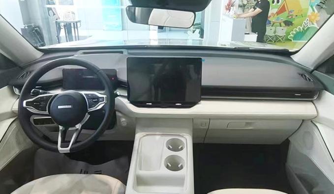 新一代哈弗H6實車:搭2.0T+9DCT動力,支持華為HiCar或售12萬起