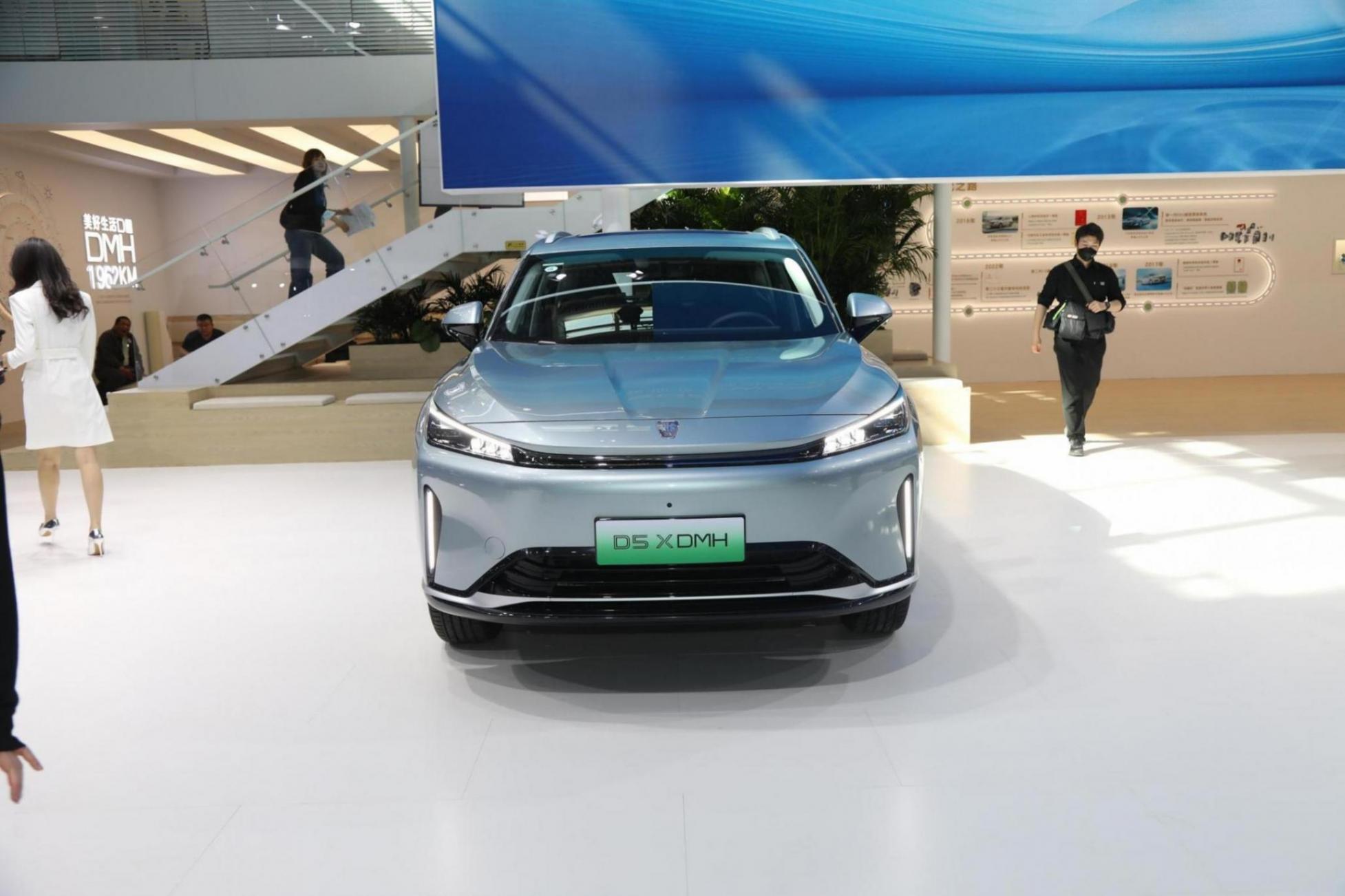 榮威D5X DMH,共有四款配置車型,續航1300km,預售價11.98萬起