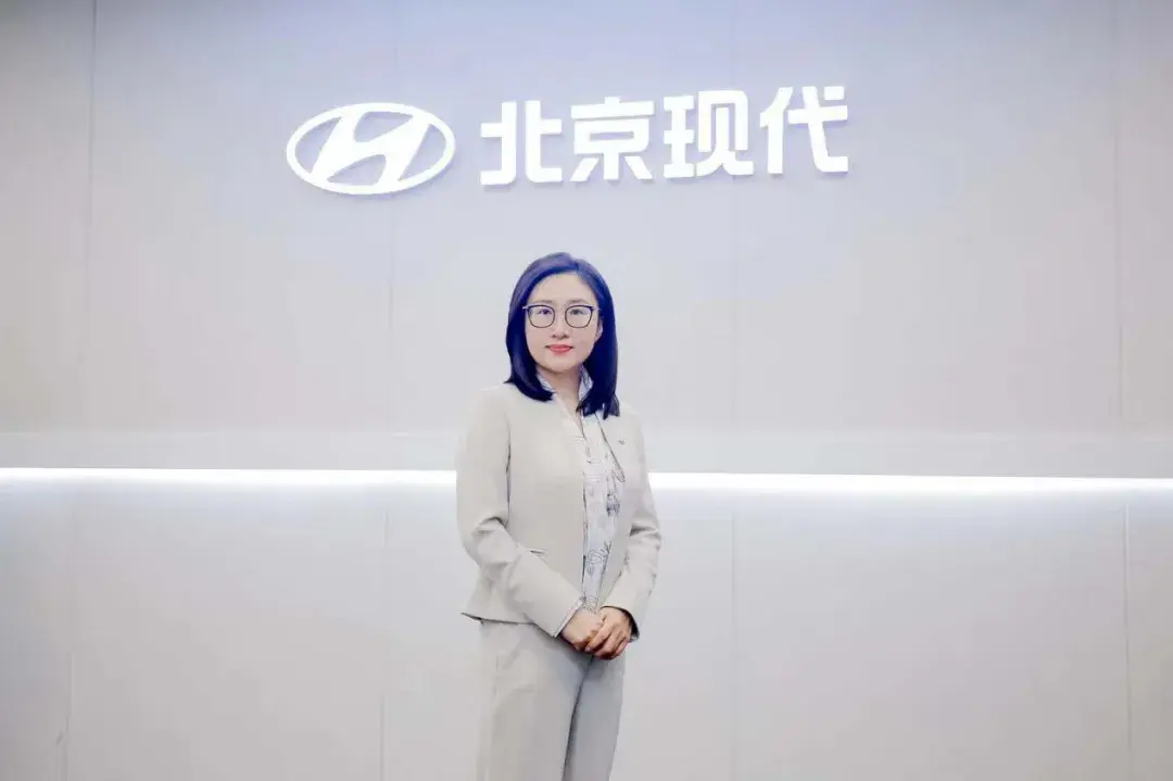 戚曉暉女士,請問北京現(xiàn)代量價齊跌,你可自知失職?