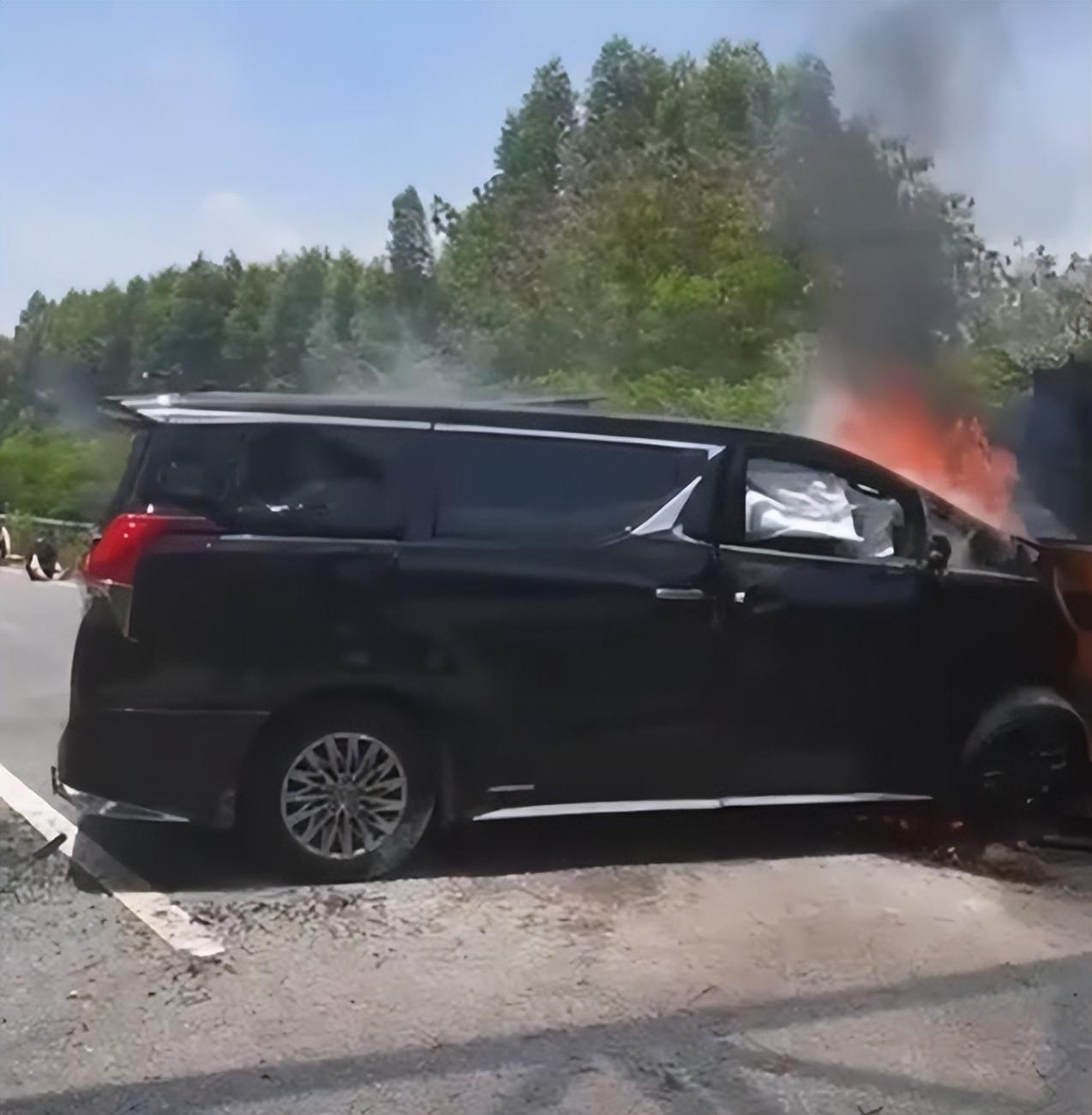 安全這一塊,領克確實是國內車企扛把子