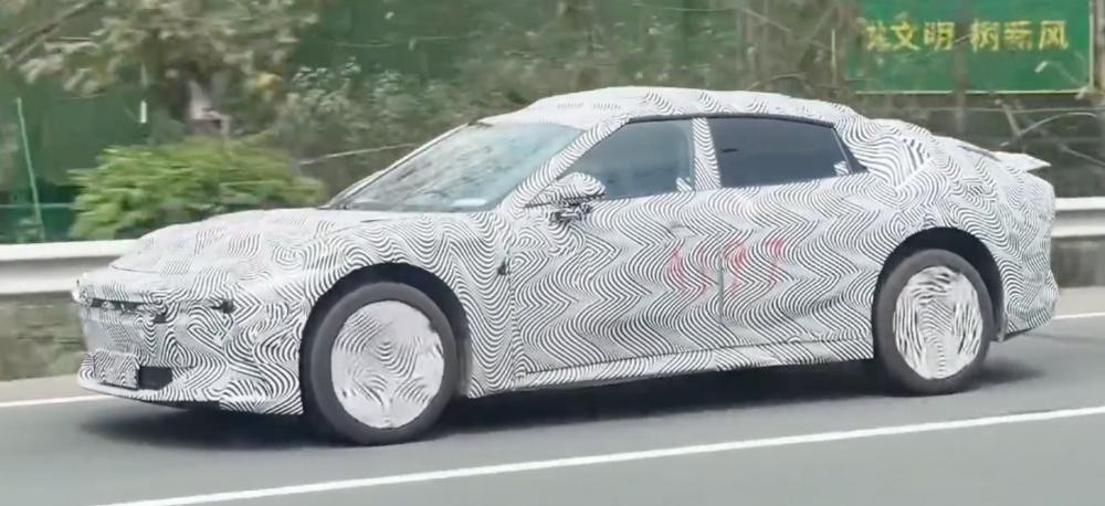 小鵬新車路測!小鵬E29:純視覺智駕,高端市場,你心動了嗎?