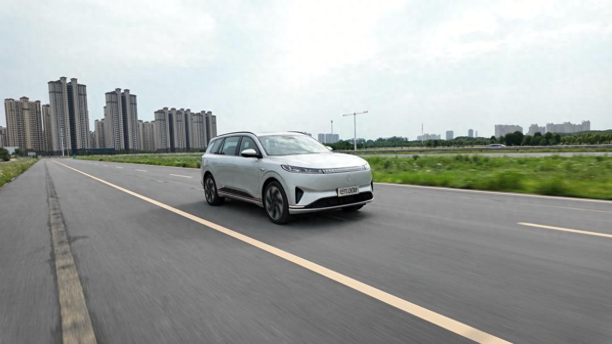 車長超5米的大型SUV也有操控?深度試駕東風奕派eπ008