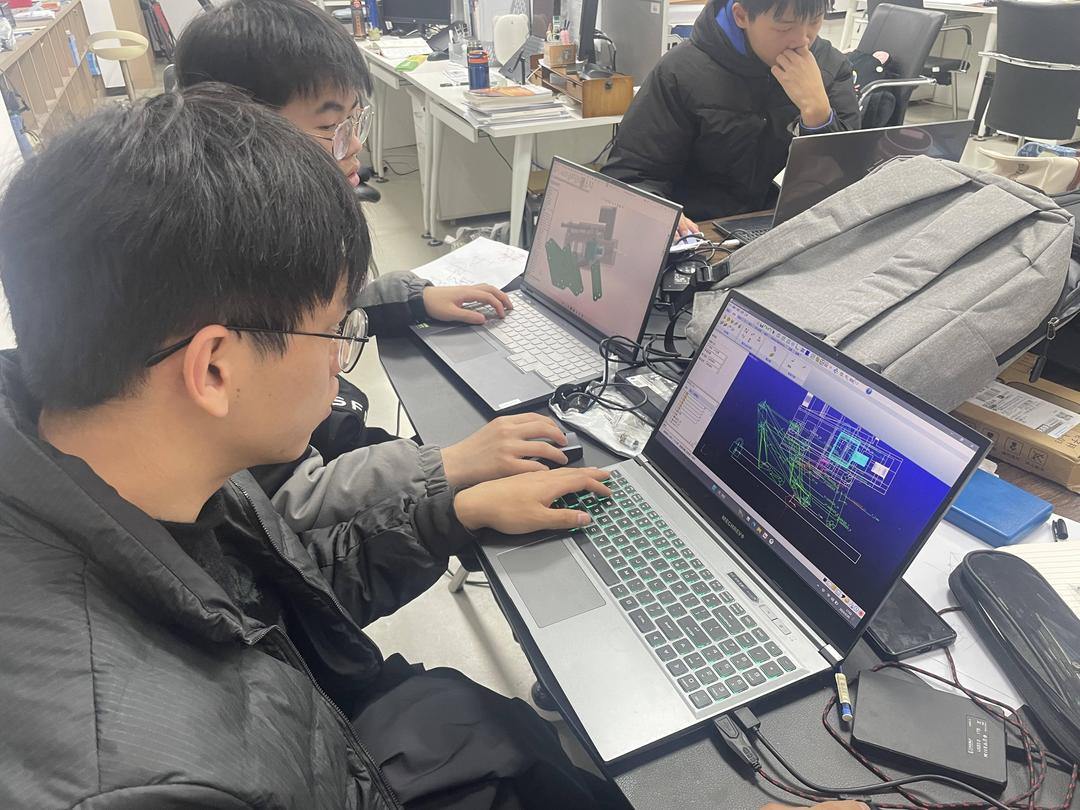跳出60倍體長(zhǎng)!浙江大學(xué)生自主研發(fā)“跳躍冠軍”機(jī)器人