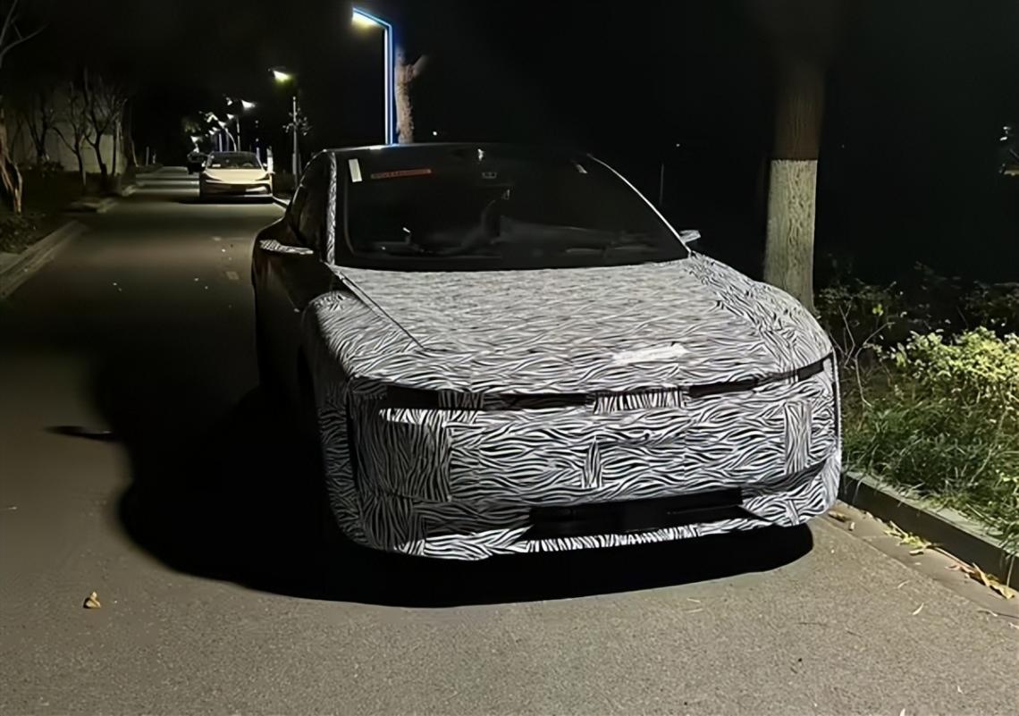 全新奧迪SUV曝光,絕美顏值,連車標都是全新的!