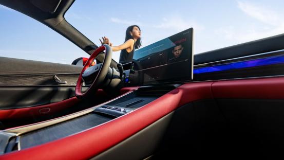 能讓你分泌多巴胺的車才是好車!試駕星紀元ES和小米SU7有感