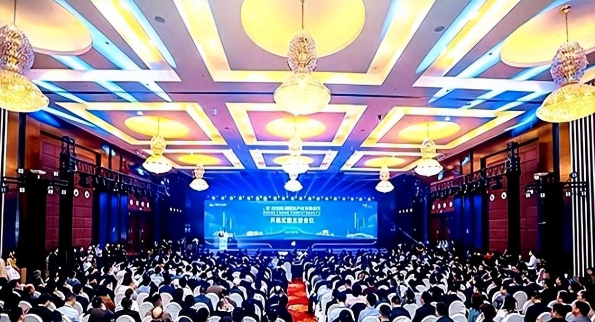 東風破局:熱效率51碾壓同行,中國重卡如何逆襲全球?