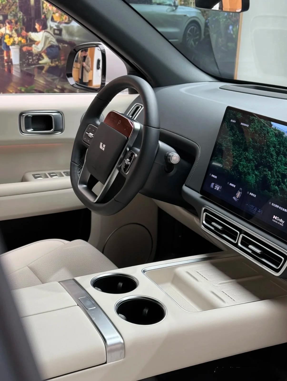 2025年最值得搶的SUV!五座擠爆?這三款大六座才是真香天花板