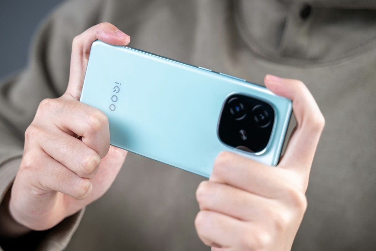iQOO Z10系列要來了,Z9家族還值得買嗎?盤點四款產品性價比