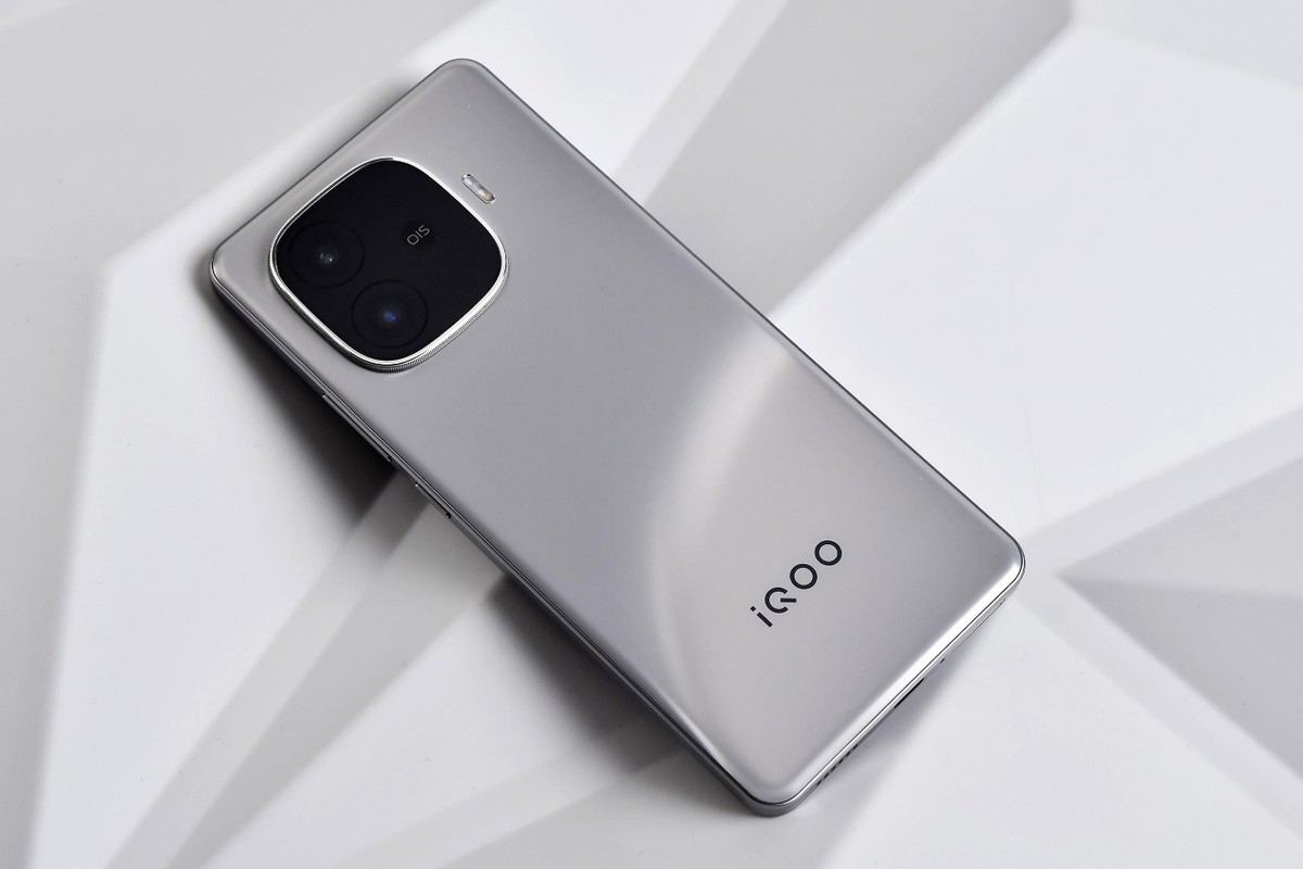 iQOO Z10系列要來了,Z9家族還值得買嗎?盤點四款產品性價比
