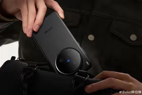 未發先火!vivo X200 Ultra真機曝光:影像滅霸or“板磚”爭議?