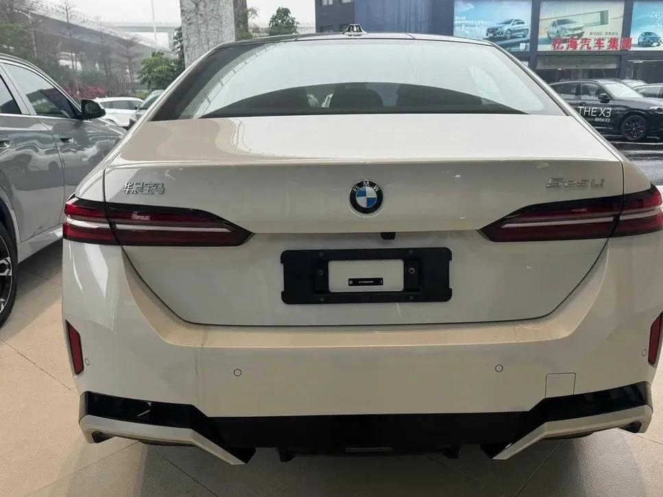 探店2025款寶馬525Li:豪華與實用并存,是你的理想座駕嗎?